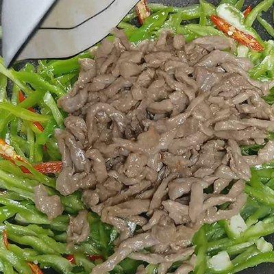 大人小孩都爱吃的青椒肉丝，学起来