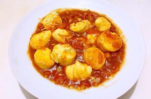 This dish looks unassuming, but it's fragrant enough to make you lick the bowl, eight minutes to cook and a burst of fresh flavor.