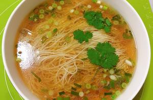 Learn One Dish Every Day: 10-Minute Hot Noodle Soup