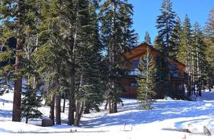 Mammoth Lakes, California: Ski Resort Destination