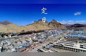 A County Town Beneath Mount Qomolangma (Everest), Temples, Peaks, and Lush Valleys