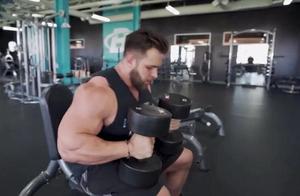 Heavy Dumbbell Press Technique: To Avoid Shoulder Injuries, We Recommend a ‘Three-Step’ Preparation Method
