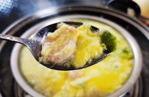 Add seafood when steaming egg custard, it’s soft, smooth, and nutritious, and 8 eggs were not enough.