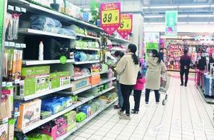 Spring Hiking Season Brings Sales Boom for Outdoor Goods in Shucheng