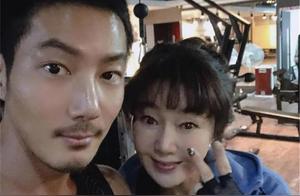 64-Year-Old ‘Ageless Mom’ Goes Viral, Fitness Photos Spark Skepticism, Netizens: ‘Too Fake!’