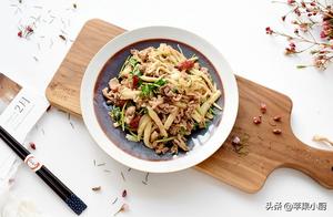 Lamb Rolls are Delicious Not Just When Boiled, Stir-fried with Mushrooms without Salt is Even More Fragrant