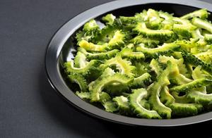 Healthy Diet Essentials – Garlic Slices with Bitter Gourd