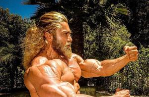 Once a Month Carb Intake, Maintaining Below 5% Body Fat for Years to Achieve ‘Stretch’ Muscles
