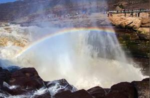 The Flower Season Doesn't Wait for Anyone, Let's Meet at Kubuqi Waterfall to See the Pear Blossom Sea