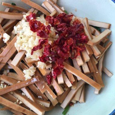 超级爽口下饭的家常凉拌豆干，上桌秒光