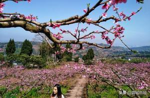After much consideration, westward from Dujiangyan, Chengdu, there are several must-visit places.