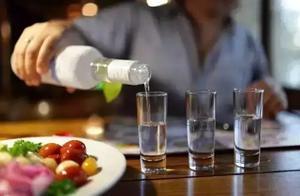 The Art of Recognizing People at Wine Tables: Avoid These Two Types of People at the Wine Table, as They Can Easily Lead to Trouble