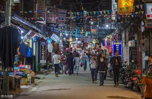 The Most Vibrant Commercial Street in Nepal's Capital, Filled with Chinese Elements, is Known as 'Little Hong Kong'