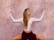 If it weren't for wanting to become more beautiful, why would anyone put in so much effort to exercise, including yoga and slimming.
