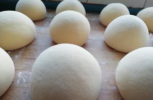 To make smooth, fluffy, and elastic steamed buns, here are a few key techniques to remember
