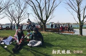 Shanghai Disneyland: Amusement Park Not Yet Open, Bubbles of Joy Rising in Disney Town