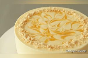 The rosettes on this Mango Yogurt Cheesecake are slightly different – you absolutely must learn how to make them!