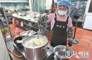 Local Snacks: Utilizing Local Ingredients for Authentic Quanzhou Flavors