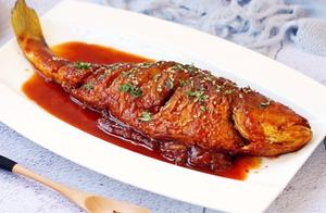 When Pan-frying Fish, Don't Directly Put It into the Pot, Add One More Step, Fish Skin Won't Break and Won't Stick to the Pan, Meat is Also Particularly Tender and Fragrant, Without Any Fishy Smell