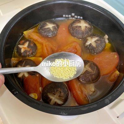 大厨教我的番茄玉米排骨汤的做法，果然好吃到没朋友