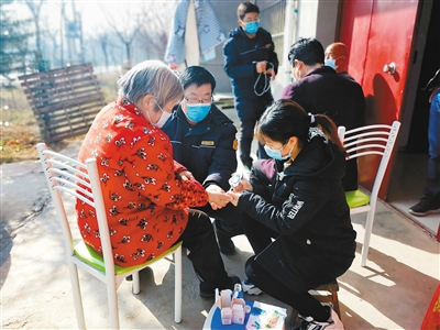 银子|家里来了特殊拜年人