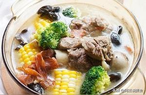 Selected Delicious Dishes: Seasonal Vegetable and Bone Soup, Fragrant Deep-Sea Shrimp Balls, Glutinous Fish, Spicy Pork Belly