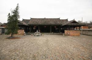 A Thousand-Year Ancient Village in Guangxi: Surrounded by Mountains and Fed by a River