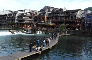 Hunan Province's 'Most Contradictory' Attraction Receives Widespread Negative Reviews, Yet Tourists Still Flood In
