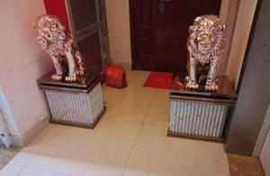 What should I do when two lions are approaching my doorstep?
