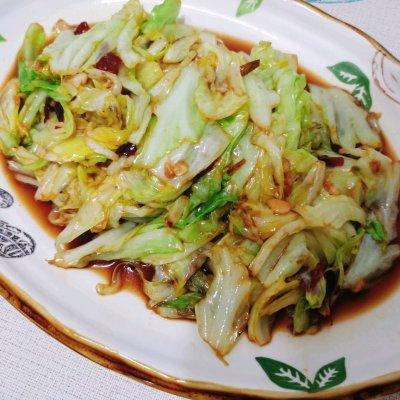 跟饭店大厨学的手撕包菜的做法，果然好吃到没朋友