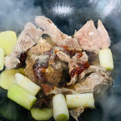 雪冬的第一锅羊蝎子汤