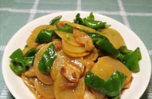 Vegetable Dishes That Make You Crave More - Dry-Fried Green Pepper and Potato Slices, Simple, Delicious, and Nutritious