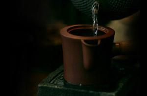Single Character: ‘’ (pronounced 'ao', often translated as ‘to persevere,’ ‘to endure,’ or ‘to brew’ depending on context)