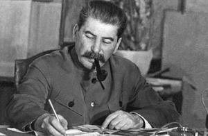 Stalin's Classic Quotes: People with Ideals Live Passionately.