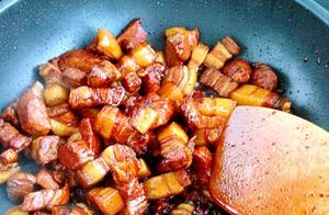 Should Red Braised Pork Use Brown Sugar or White Sugar? Master Says: Don't Use Either!