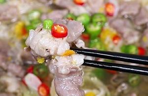 Young Man Makes Sour and Spicy Beef, Refreshing and Tasty.