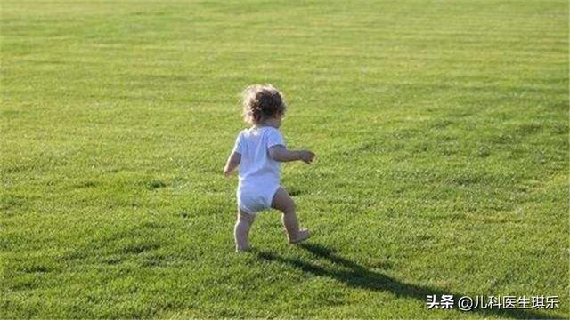 [你的育儿经]宝宝在学走路的时候需要注意哪些？