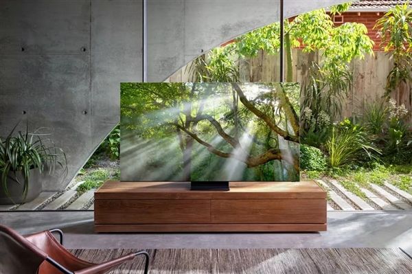 「太平洋电脑网」CES：三星新品Q950无边框8K QLED电视 99%屏占比