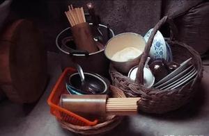 Modern Poetry "The Resignation of Rice, Oil, and Salt"