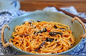 Fragrant and Delicious Scallion Oil Noodles, Irresistibly Tasty for Breakfast!