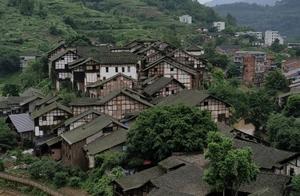 Passing Through Fosha Ancient Town