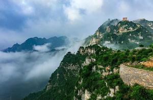 Scenes of Tranquil Happiness on Jieding Mountain