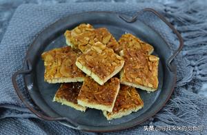 Homemade French Mini Desserts, Caramel Almond Crisps, Crispy and Delicious, Fragrant Even on Screen