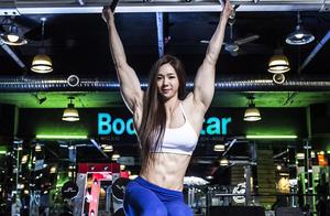 Woman with Muscles, Second to None in Asia, Takes You Through Two Exercises