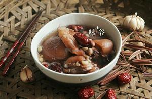 Ladies' Favorite Beauty-Preserving Delight: Lotus Root and Pig Trotters (Non-Greasy, Lingering Flavor)