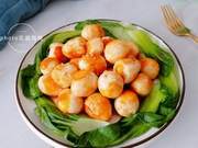 Don't just boil quail eggs, add 1 spoon of tomato sauce, sour and sweet, children love it