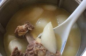 Winter Warm-Up Choice: Delicious Radish and Beef Bone Soup ()