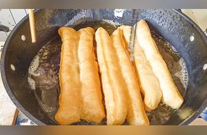 1 Bowl of Flour, 2 Eggs – Make Oil Sticks at Home Without Baking Powder!