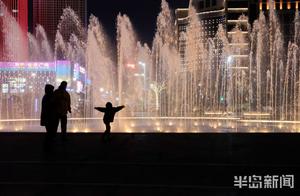 Old Stone Seashore Bathing Beach Interactive Water Fountain Square 'Dance' – Wonderful Night Colors