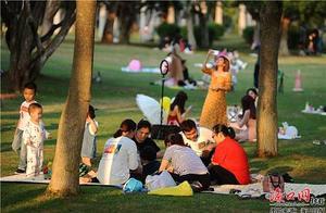 Haikou: Sunny and Breezy with Gentle Spring Wind
